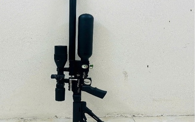 Tạm giữ 3 đối tượng làm giả con dấu văn phòng công chứng, công chứng viên để xin việc- Ảnh 2.