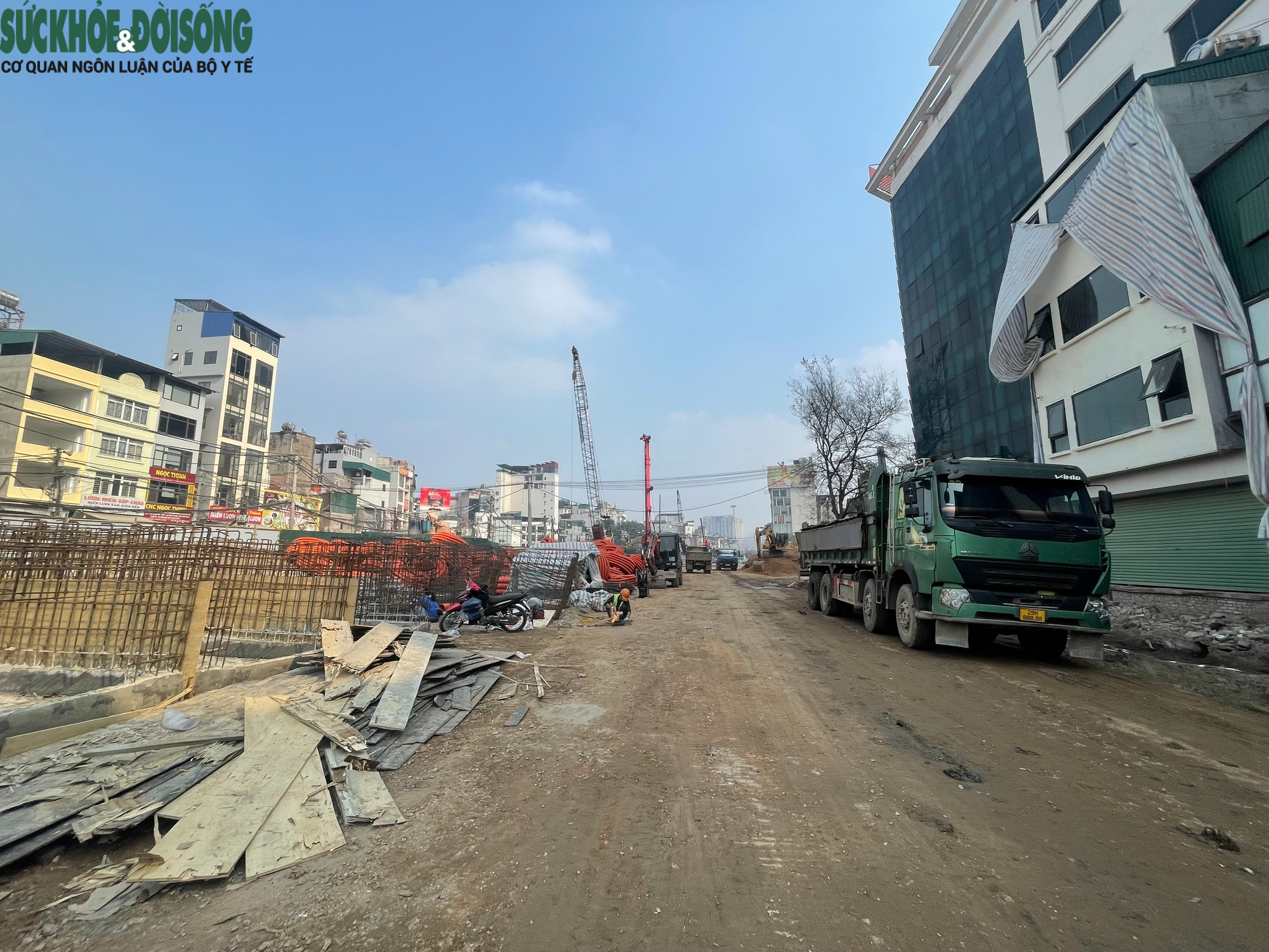 Mở đường Vành đai 1: Nhà ngõ thành mặt phố, giá vượt 300 triệu đồng/m²- Ảnh 2. Mở đường Vành đai 1: Nhà ngõ thành mặt phố, giá vượt 300 triệu đồng/m²- Ảnh 2.