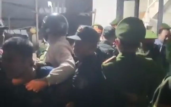 Bắt người đàn ông chiếm giữ gần 500 triệu đồng do chuyển khoản nhầm