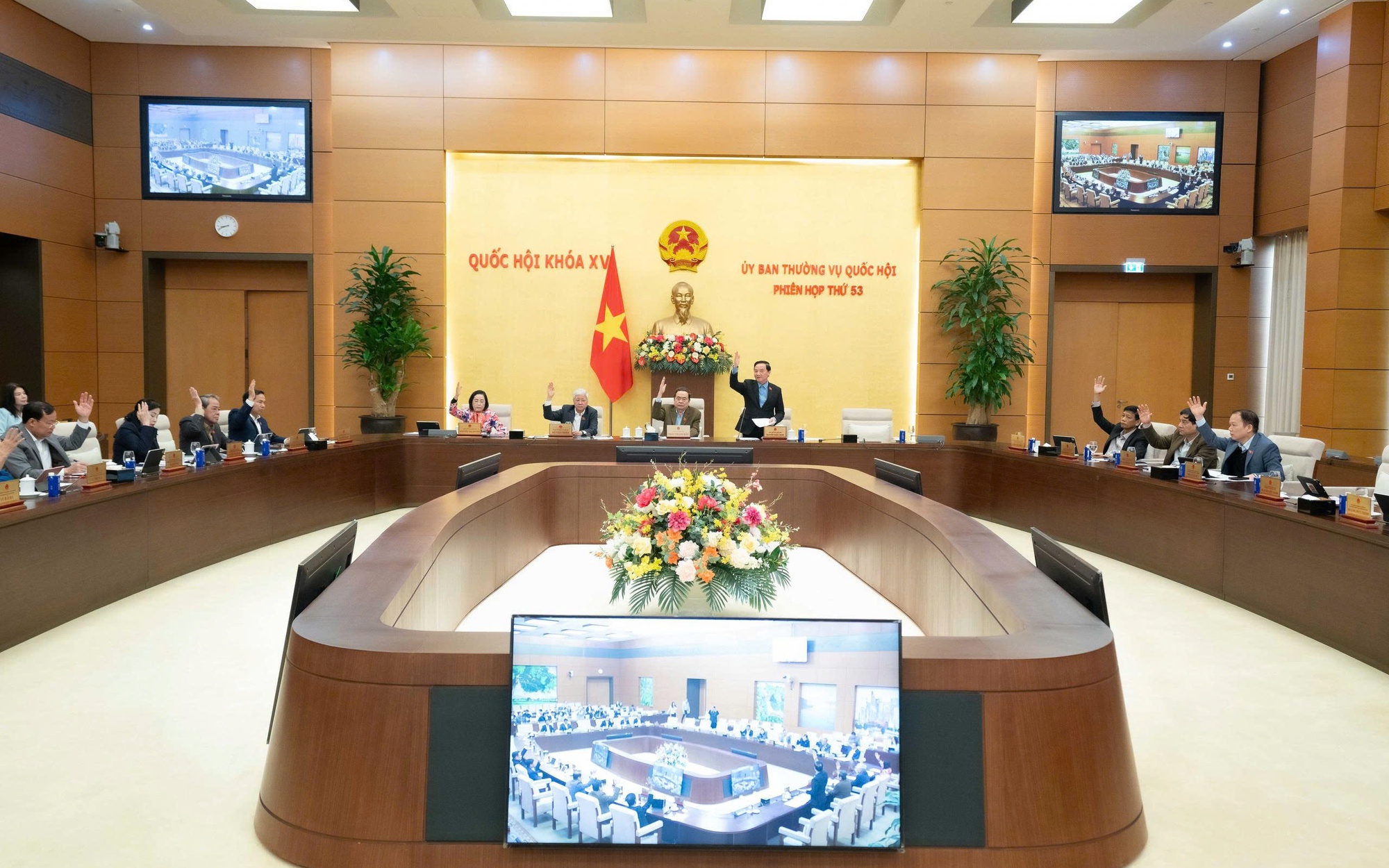 Chuyển đổi từ xe xăng sang xe điện: Cử tri mong lộ trình hợp lý, khả thi- Ảnh 4.