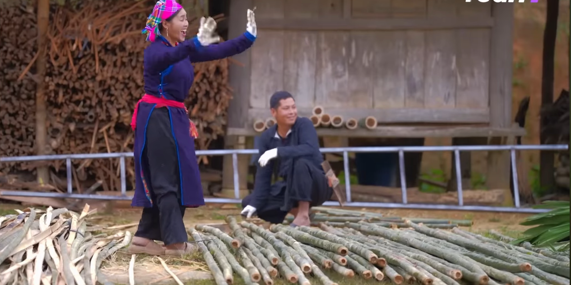 'Gia đình Haha' tiếp tục hành trình với ngày trở về Bản Liền- Ảnh 1.
