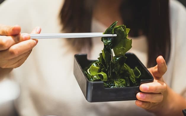 5 thực phẩm giúp tăng cường sức khỏe tuyến giáp- Ảnh 3. 5 thực phẩm giúp tăng cường sức khỏe tuyến giáp- Ảnh 3.