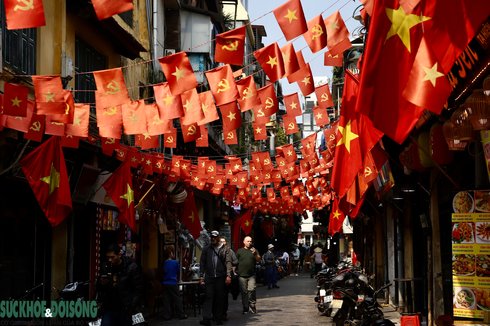 Hà Nội rực rỡ sắc cờ chào mừng Đại hội XIV của Đảng- Ảnh 3.