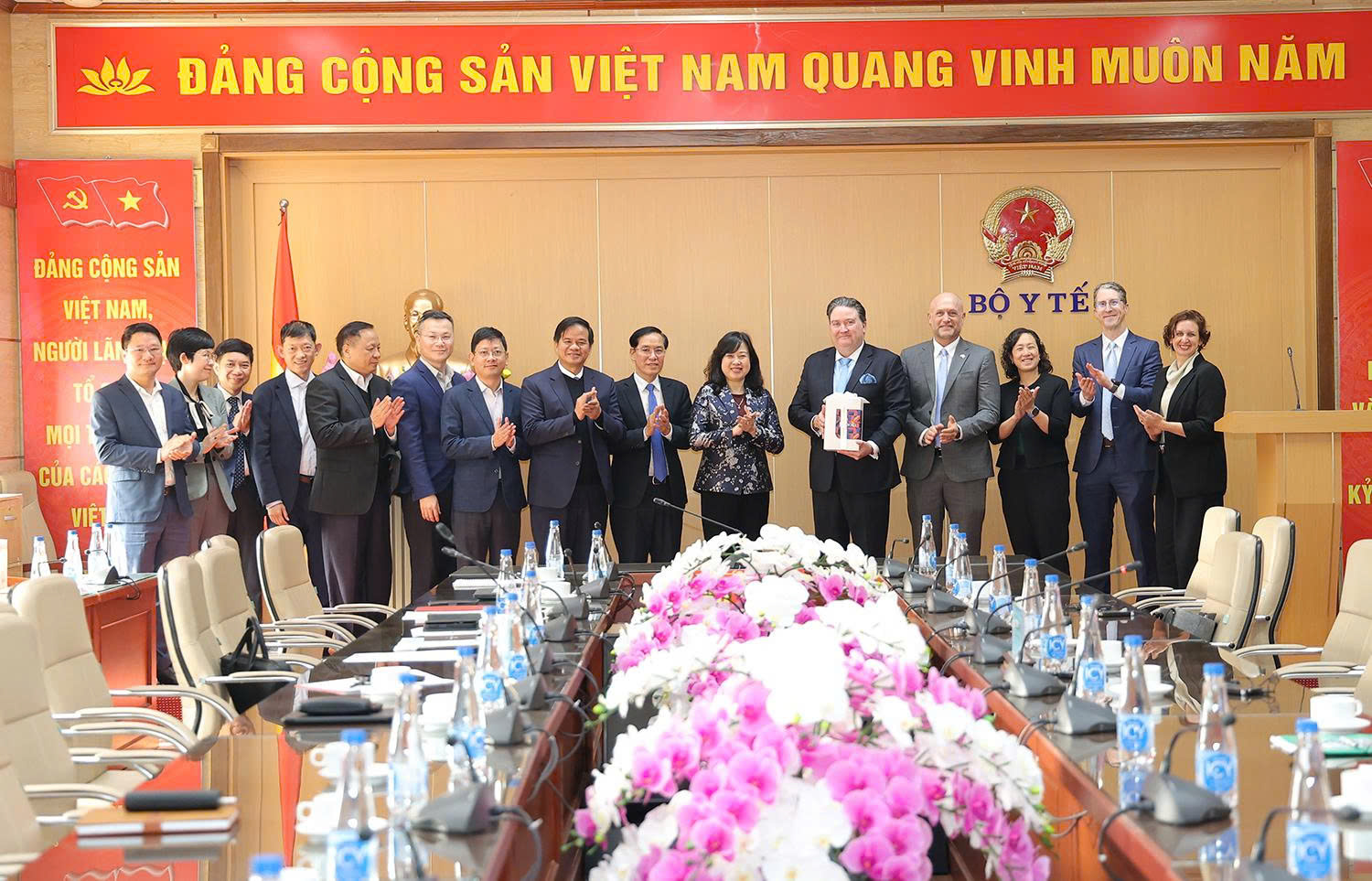 Bộ trưởng Đào Hồng Lan tiếp Đại sứ Hoa Kỳ tại Việt Nam- Ảnh 6.