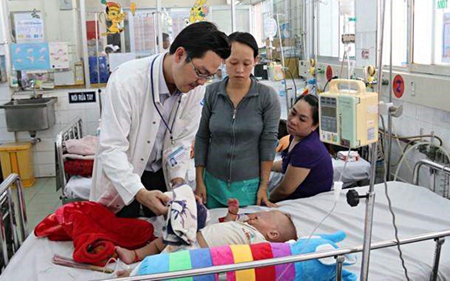 Ca sốt xuất huyết, tay chân miệng nặng tại TP Hồ Chí Minh ở mức cao, Bộ Y tế đề nghị xử lý triệt để ổ dịch