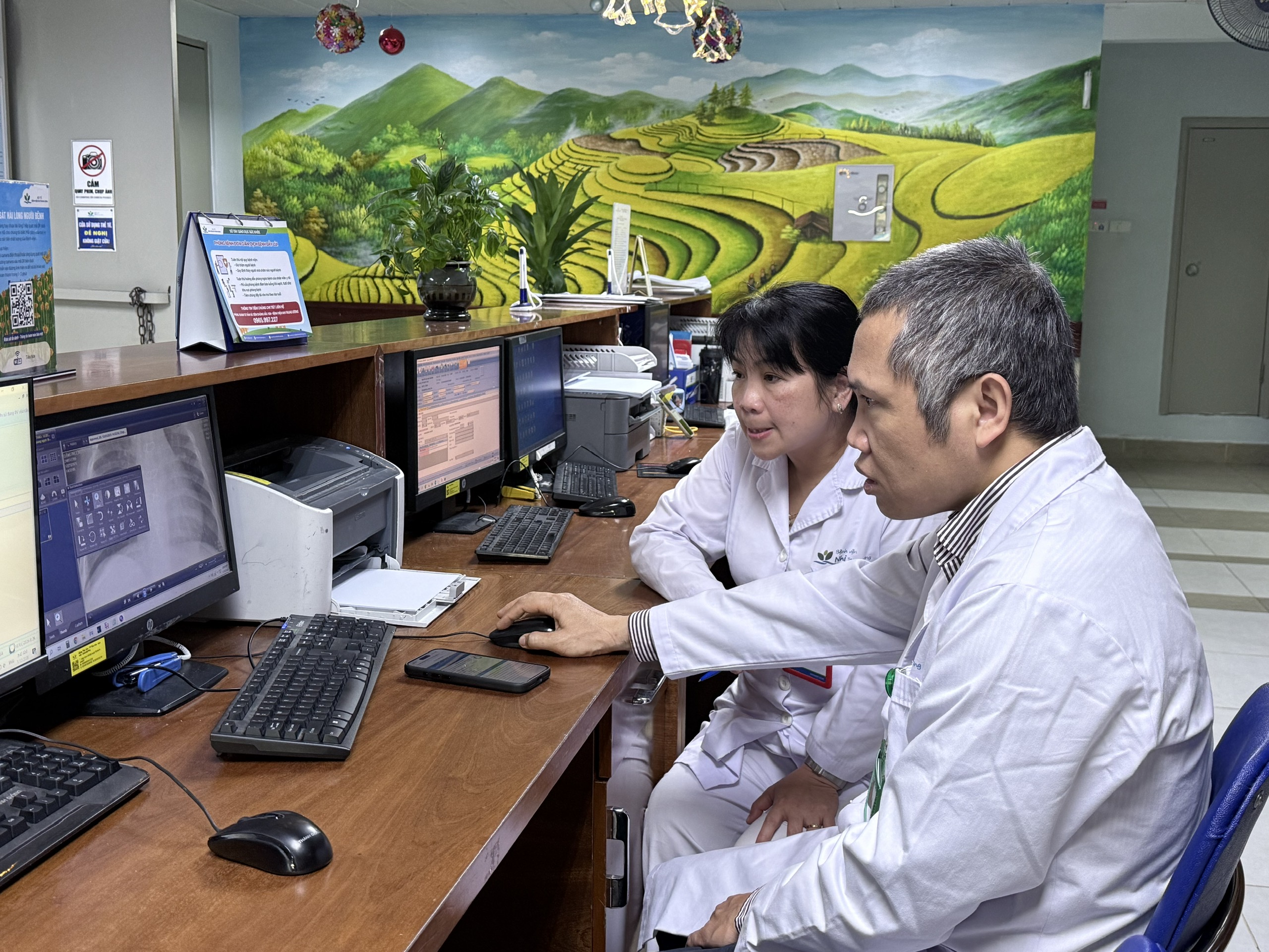 Bác sĩ Bệnh viện Nhi Trung ương 'hồi sinh' thành công ca bệnh dị dạng bạch mạch hiếm gặp trong y văn- Ảnh 4.