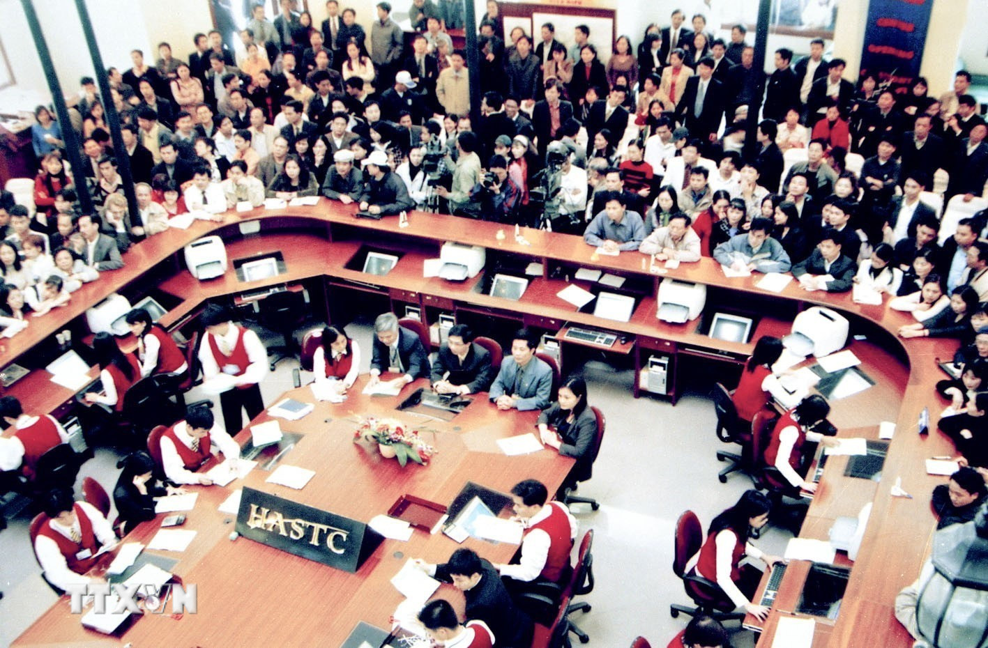 Đại hội IX của Đảng 25 năm trước: Mở đường tiến vào thế kỷ mới, thiên niên kỷ mới- Ảnh 4.