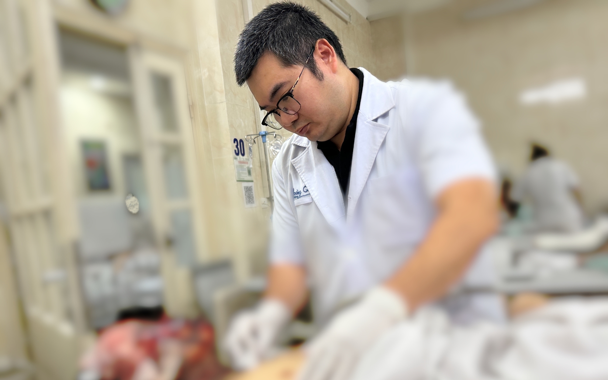 Trẻ 15 tuổi bị biến dạng khuôn mặt, tổn thương nghiêm trọng do tai nạn pháo nổ