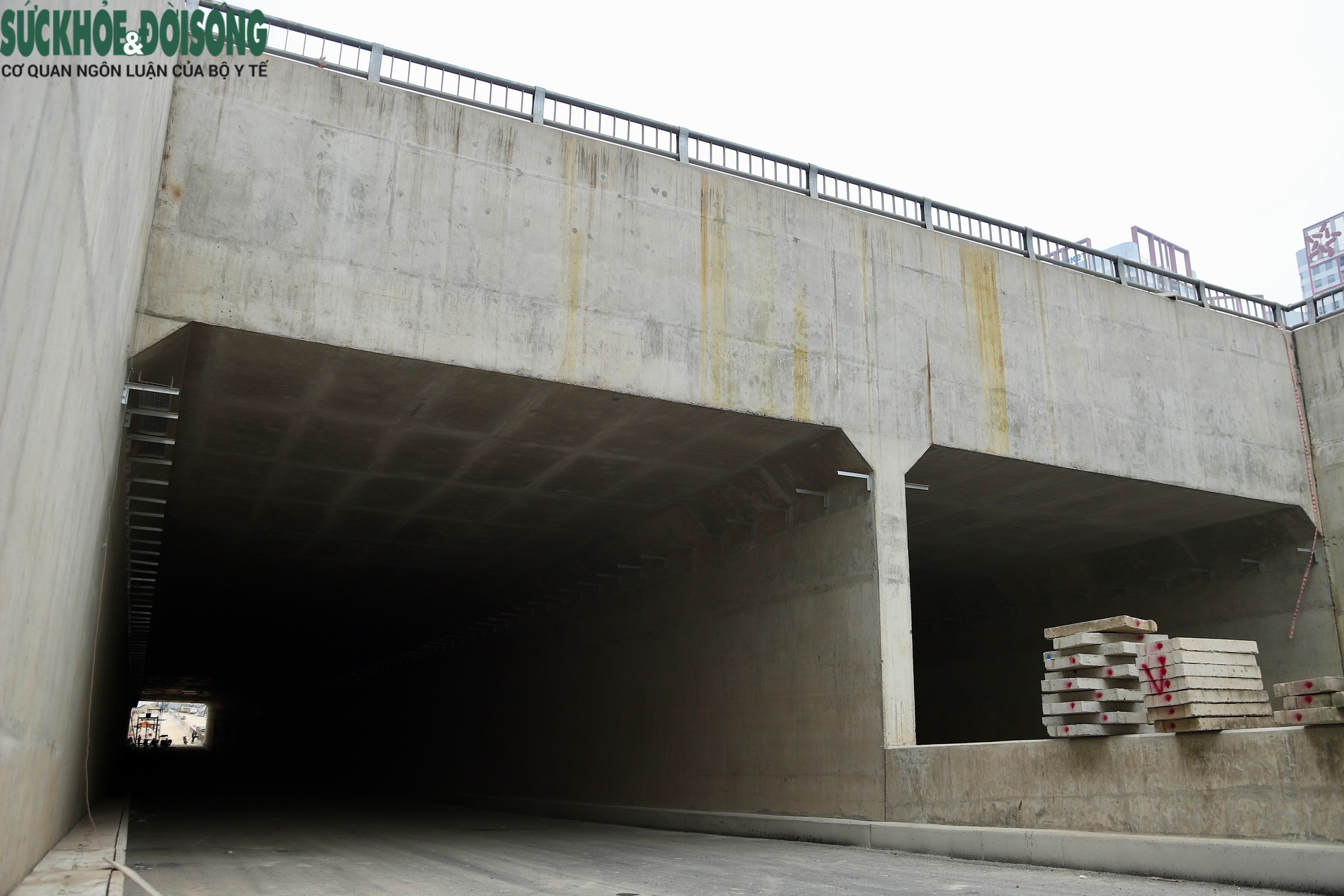 Cận cảnh hầm chui Kim Đồng những ngày nước rút chuẩn bị thông xe kỹ thuật- Ảnh 3.