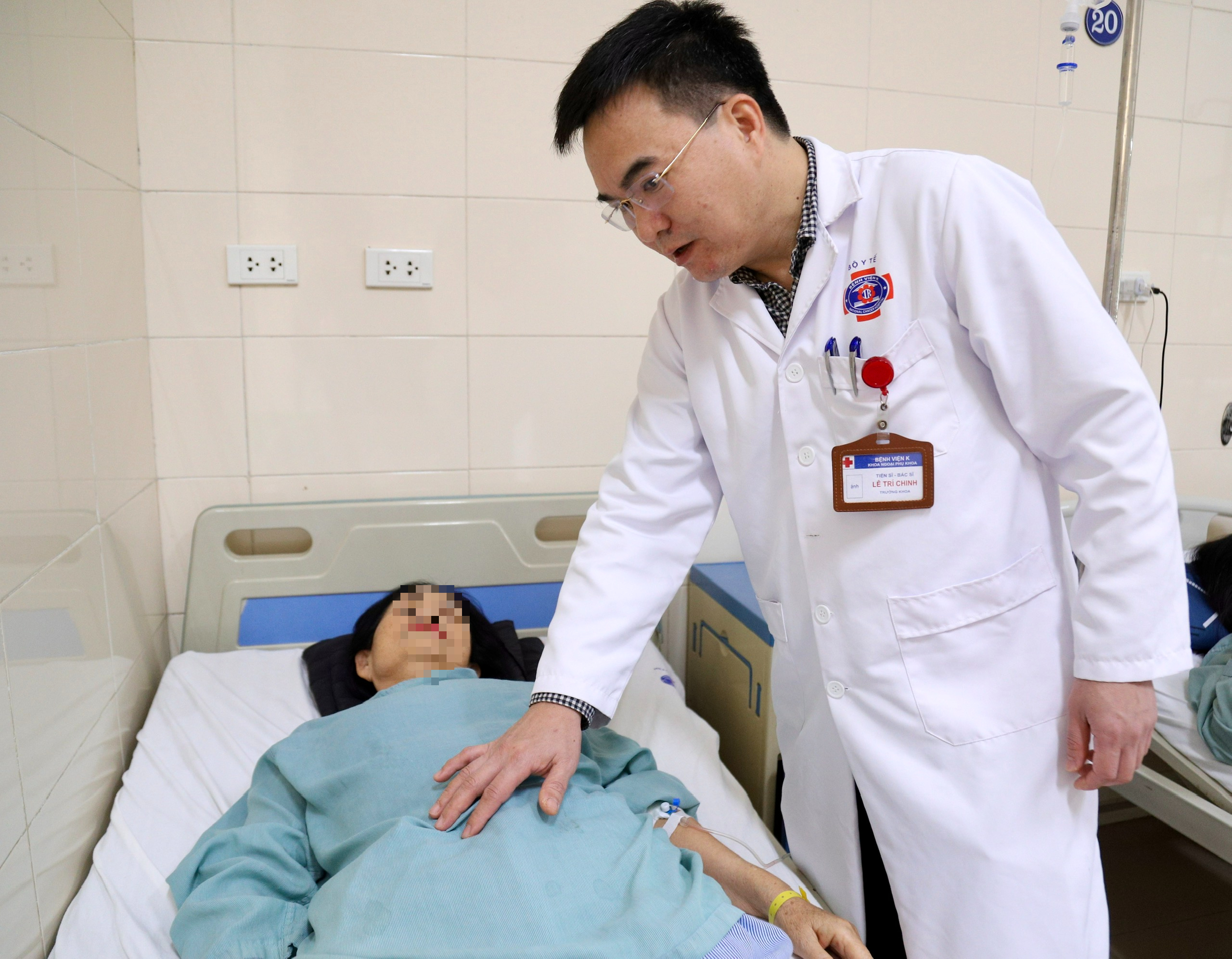 Lần đầu tiên tại Việt Nam, bác sĩ Bệnh viện K ứng dụng kỹ thuật mới điều ung thư nội mạc tử cung- Ảnh 1.