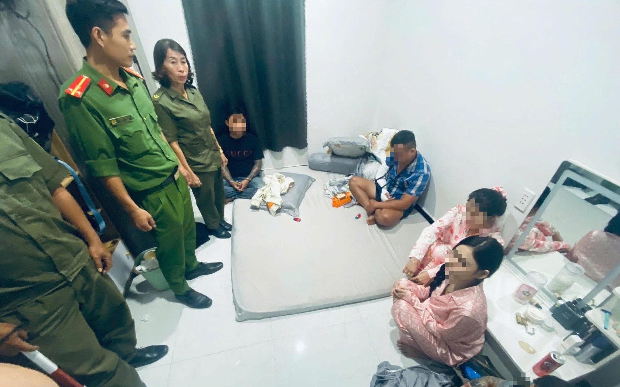 Đến phòng ngủ của bạn để sử dụng ma tuý, 6 đối tượng lộ hành vi phạm pháp