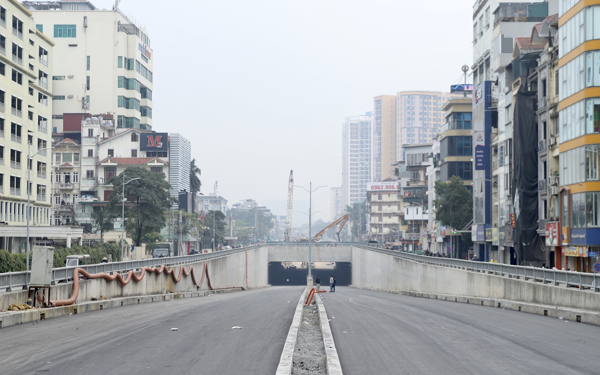 Cận cảnh hầm chui Kim Đồng những ngày nước rút chuẩn bị thông xe kỹ thuật