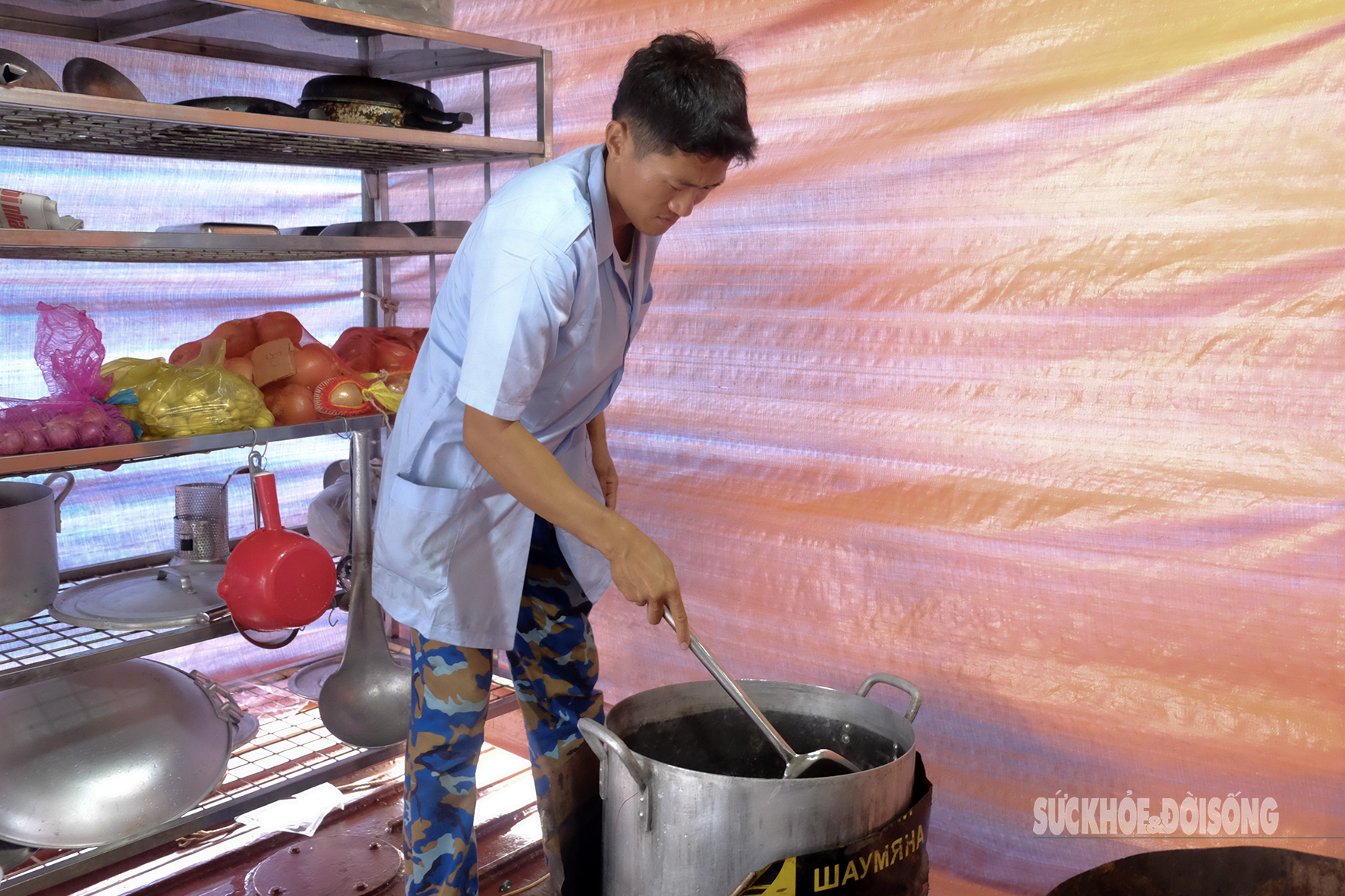 Những người giữ lửa thầm lặng trên tàu hải quân- Ảnh 9.