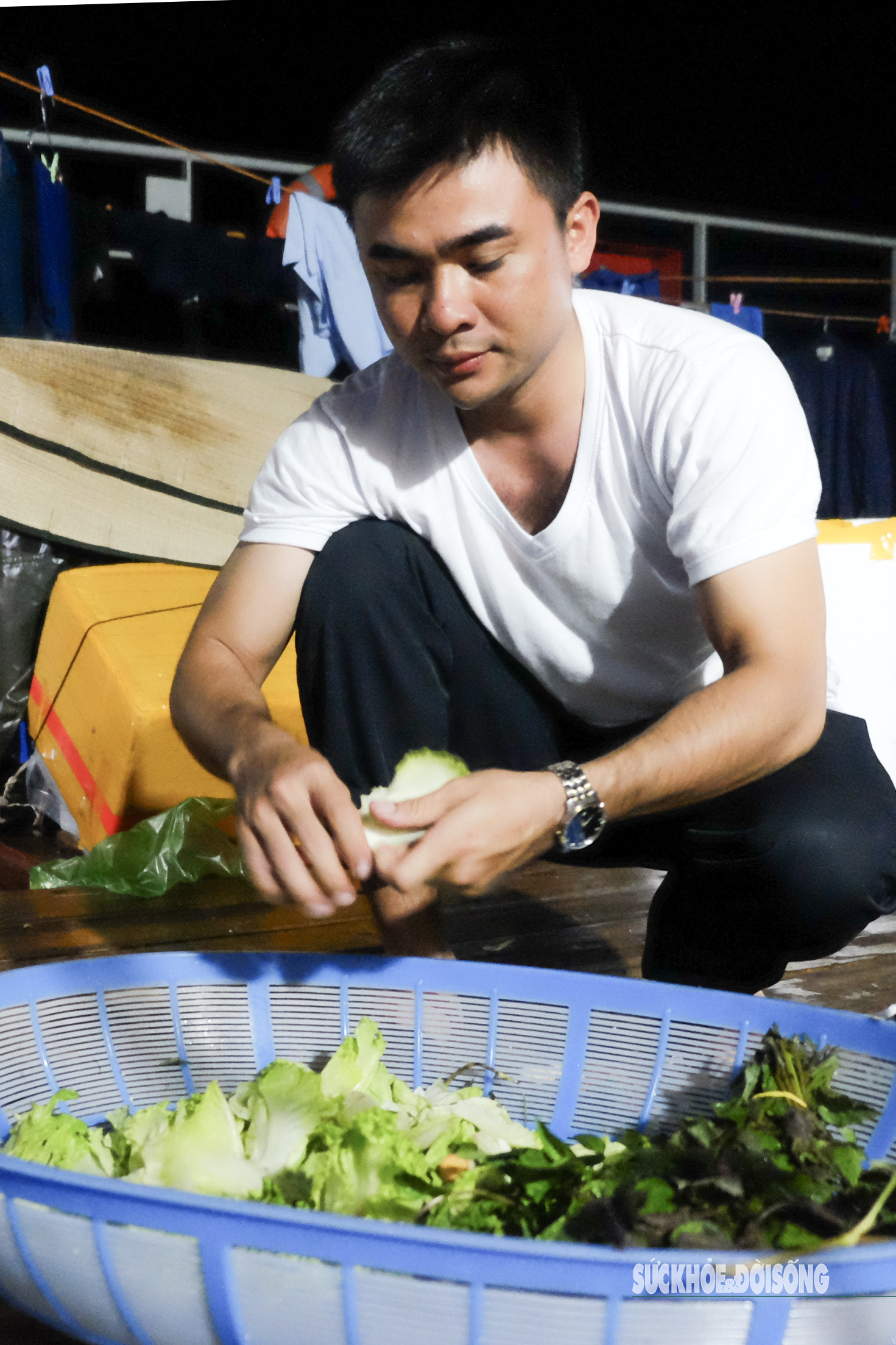 Những người giữ lửa thầm lặng trên tàu hải quân- Ảnh 1.