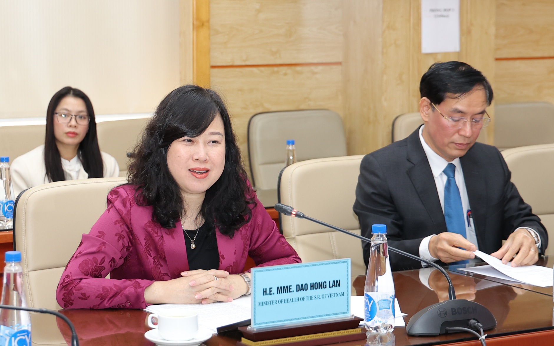 Bộ trưởng Đào Hồng Lan tiếp Chủ tịch trường Đại học Quốc tế Y tế phúc lợi Nhật Bản- Ảnh 5. Bộ trưởng Đào Hồng Lan tiếp Chủ tịch trường Đại học Quốc tế Y tế phúc lợi Nhật Bản- Ảnh 5.