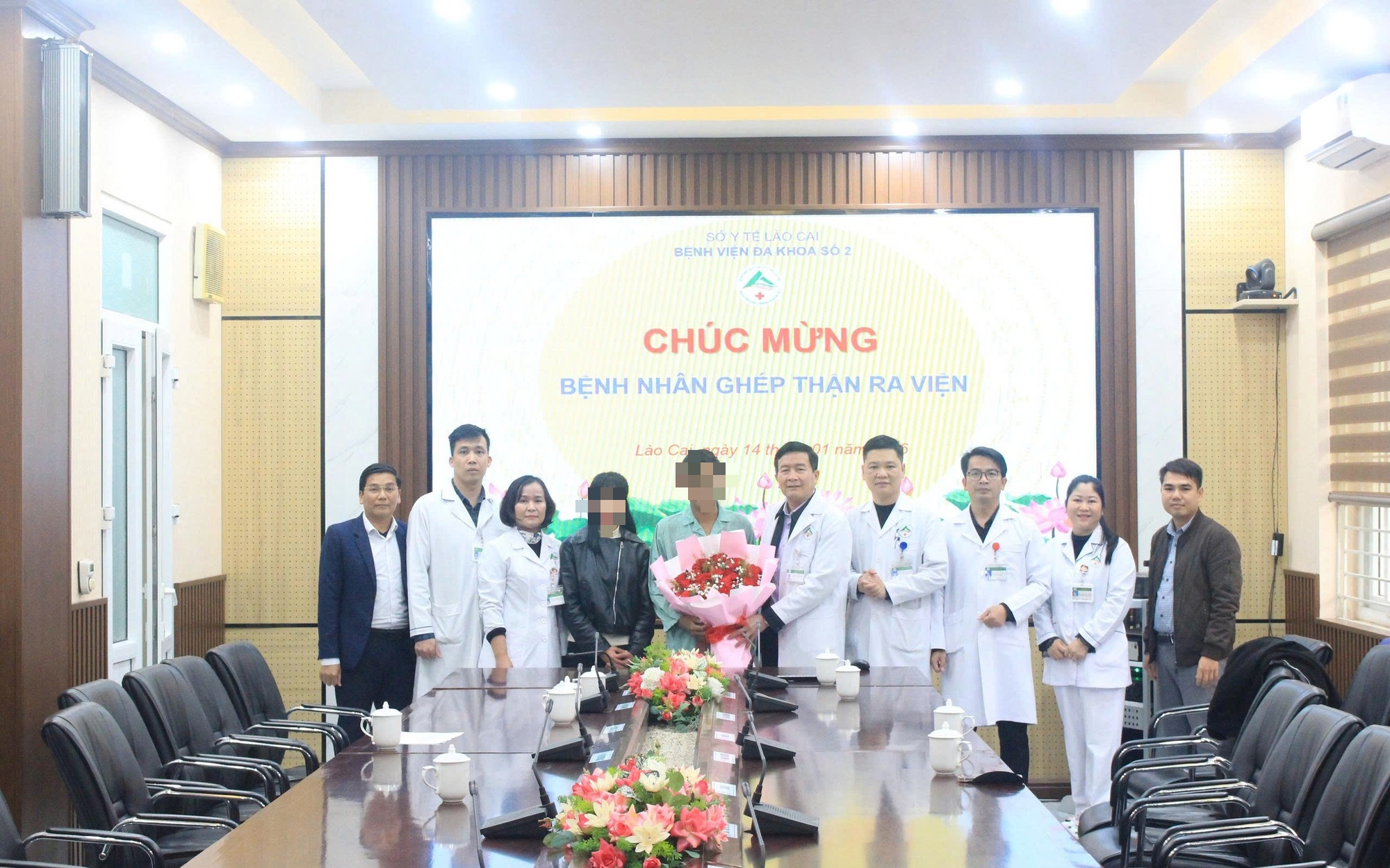 Sau 11 năm chạy thận, con trai được cha hiến thận cứu sống