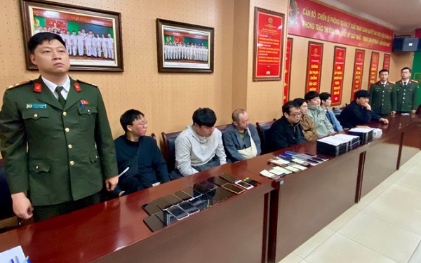 Đột kích biệt thự hạng sang, lộ ‘hang ổ’ lừa đảo công nghệ cao do người nước ngoài cầm đầu