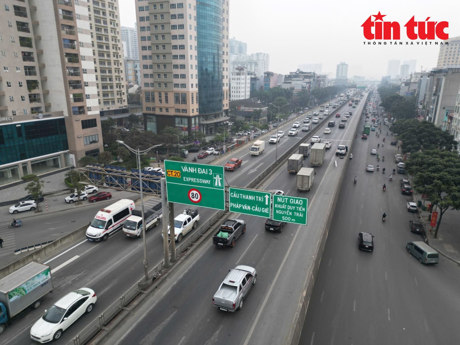 Đường phố Hà Nội thông thoáng như ngày Tết khi cấm xe tải vào nội đô- Ảnh 8.