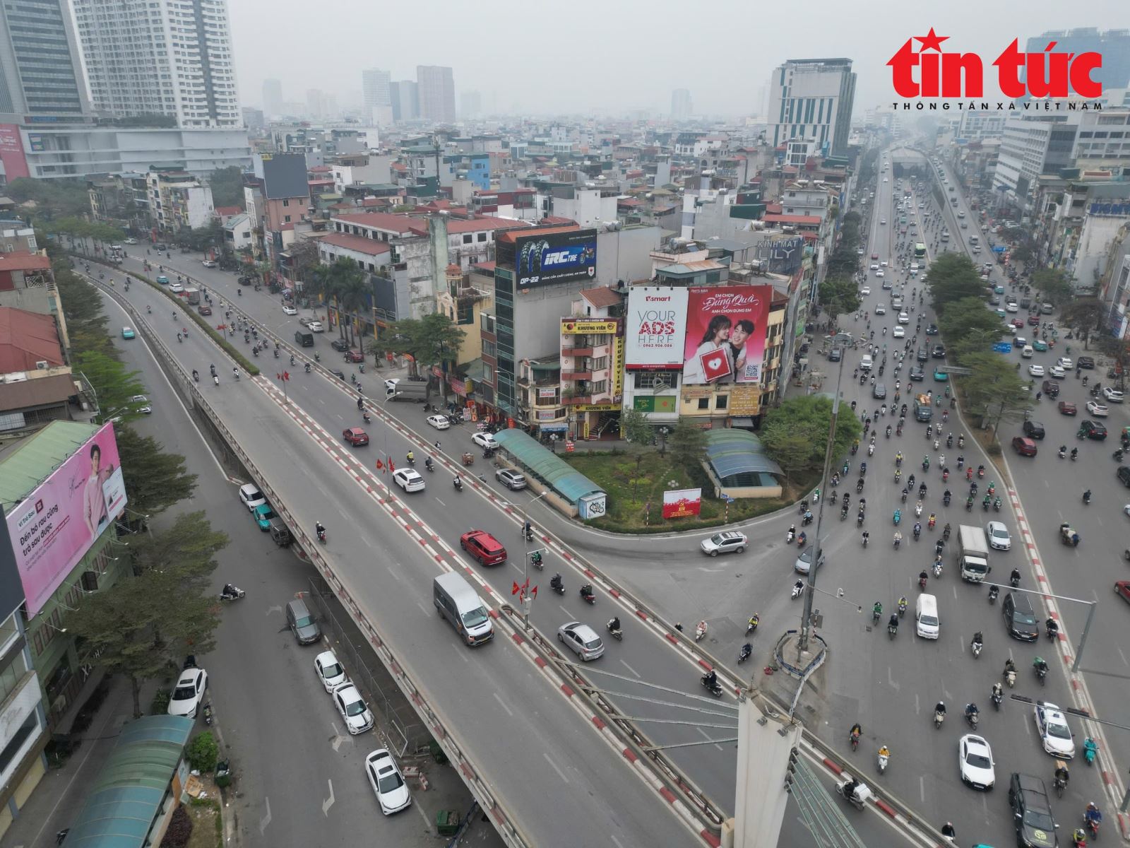 Đường phố Hà Nội thông thoáng như ngày Tết khi cấm xe tải vào nội đô- Ảnh 1.