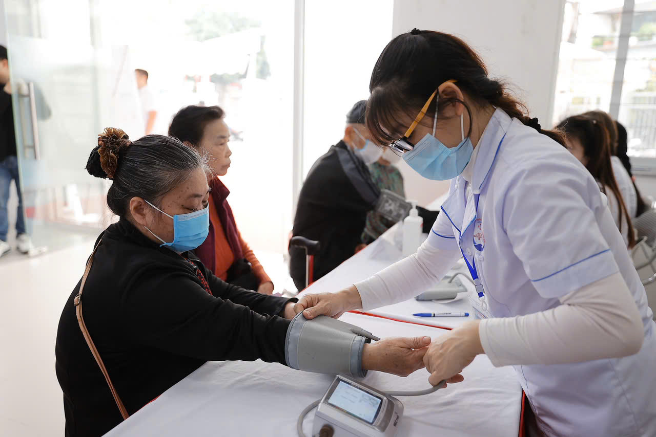 View - Người dân Hà Nội được khám thông minh tại 2 'trạm y tế 4.0' toàn diện đầu tiên