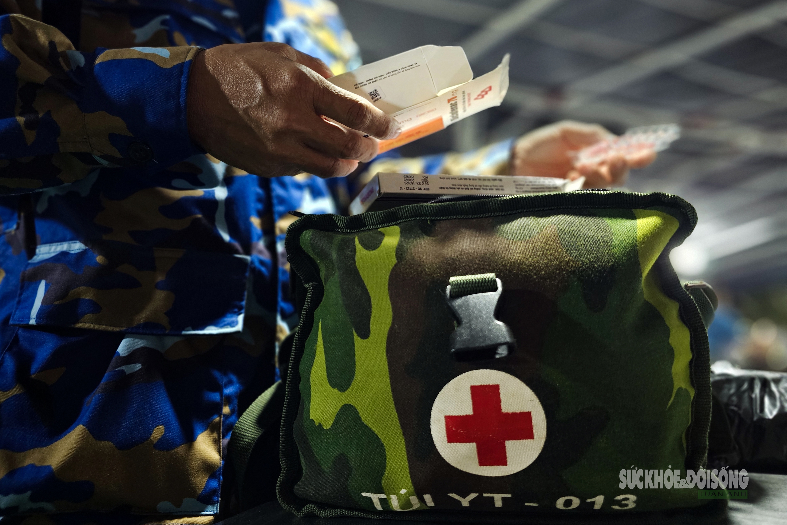 Phía sau hải trình mang Xuân ra đảo: Những đêm không  ngủ của bác sĩ Du- Ảnh 2.