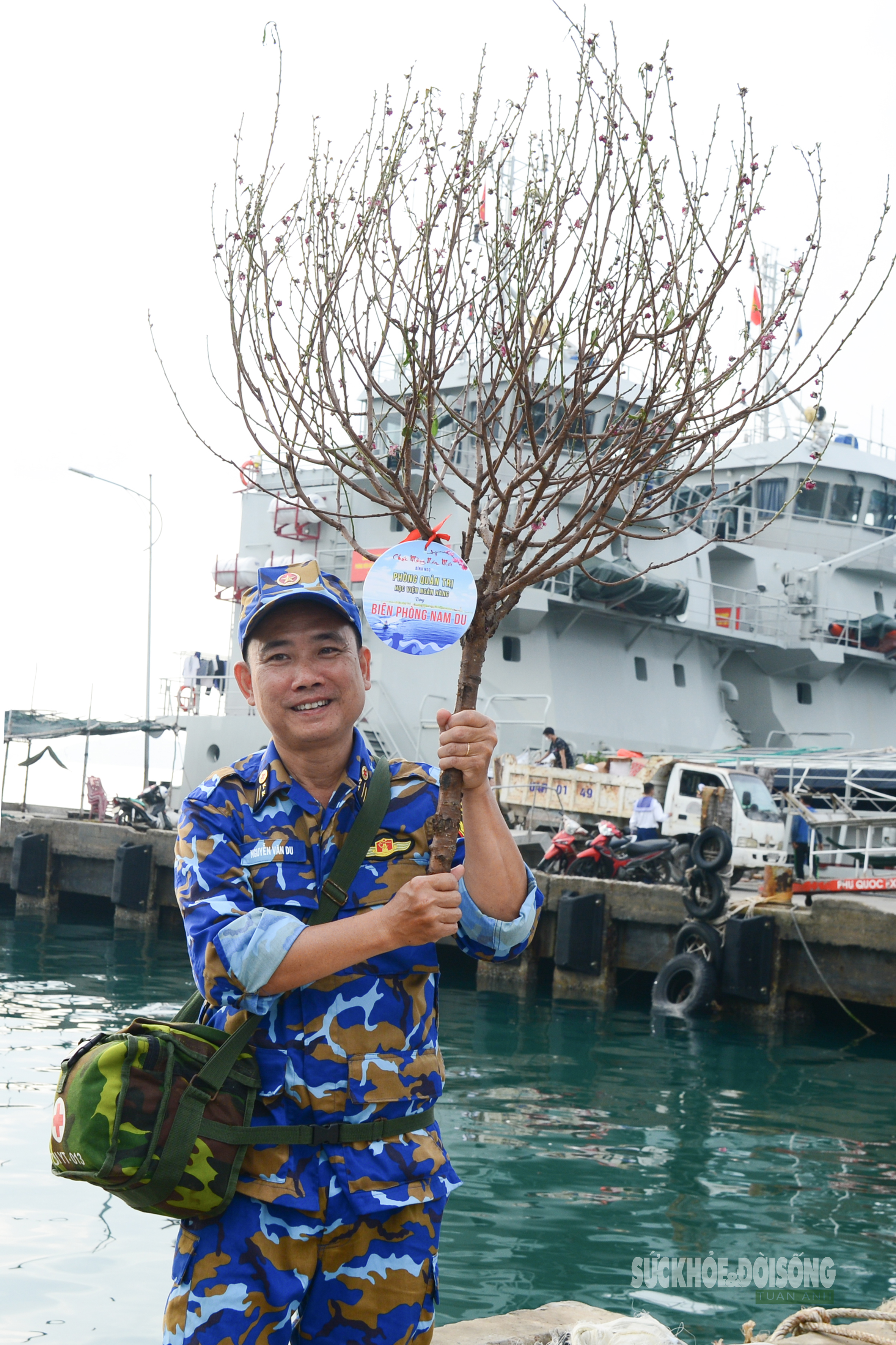 Phía sau hải trình mang Xuân ra đảo: Những đêm không  ngủ của bác sĩ Du- Ảnh 10.