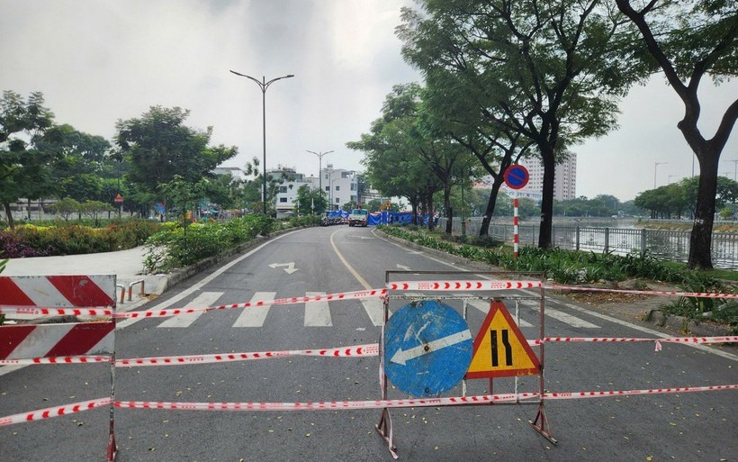 TP Hồ Chí Minh: Tìm nguyên nhân đường bờ kênh Tàu Hủ bị sụt lún, sạt lở