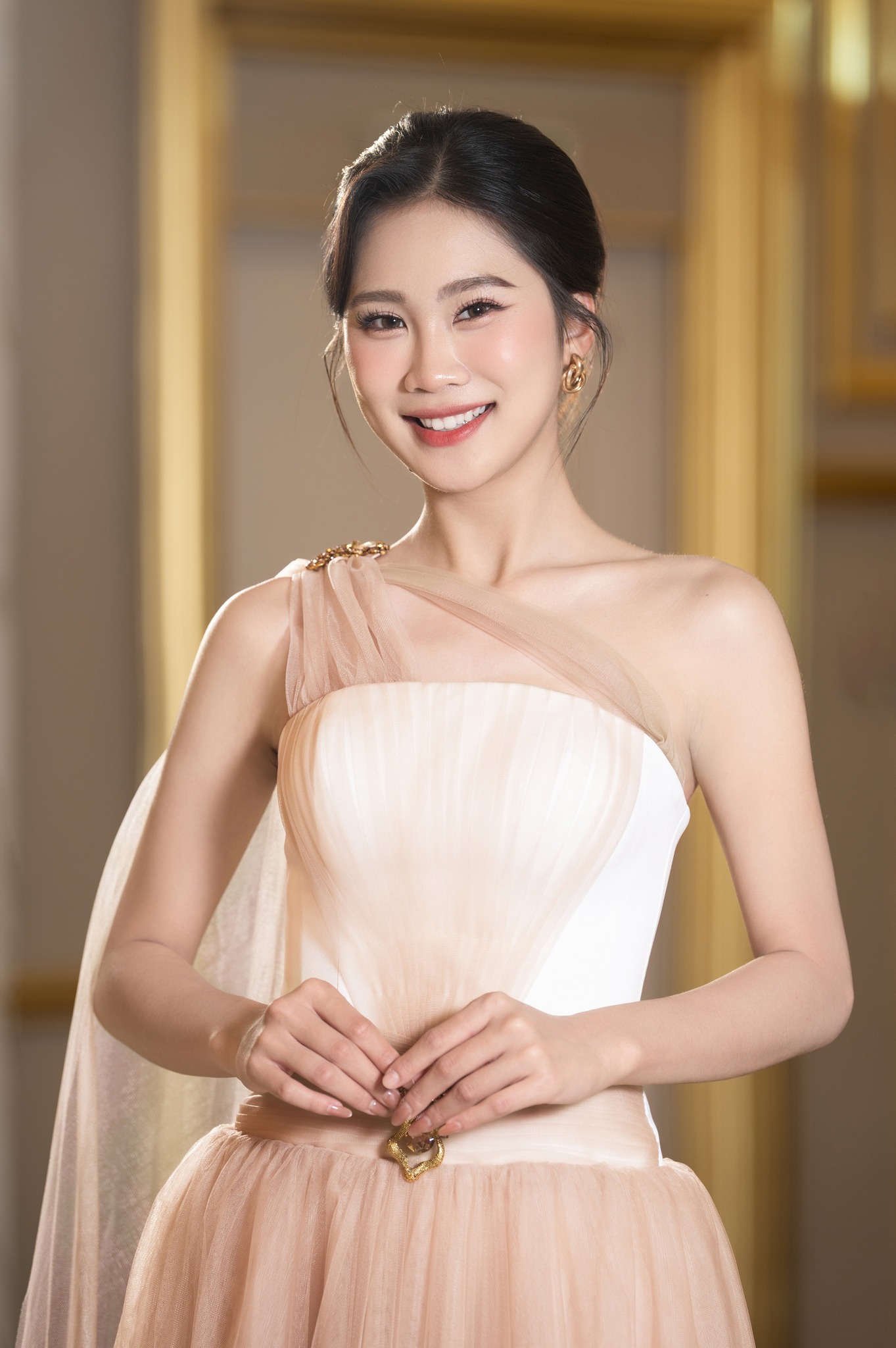 Nữ sinh quê Thanh Hóa tiếp tục gây chú ý tại Miss World Vietnam 2025- Ảnh 2.