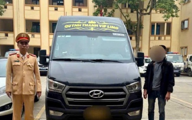 CSGT lập biên bản, khống chế thanh niên xé phiếu đo nồng độ cồn- Ảnh 2.