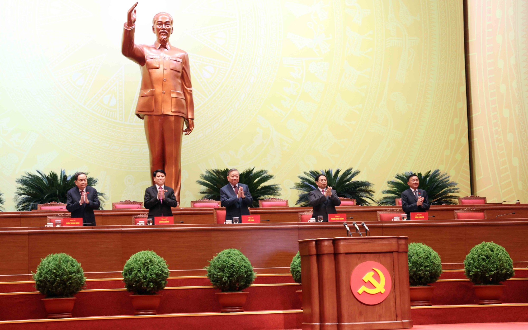 Phát huy trí tuệ, đoàn kết, đổi mới - Nền tảng cho giai đoạn phát triển mới của TPHCM- Ảnh 4.