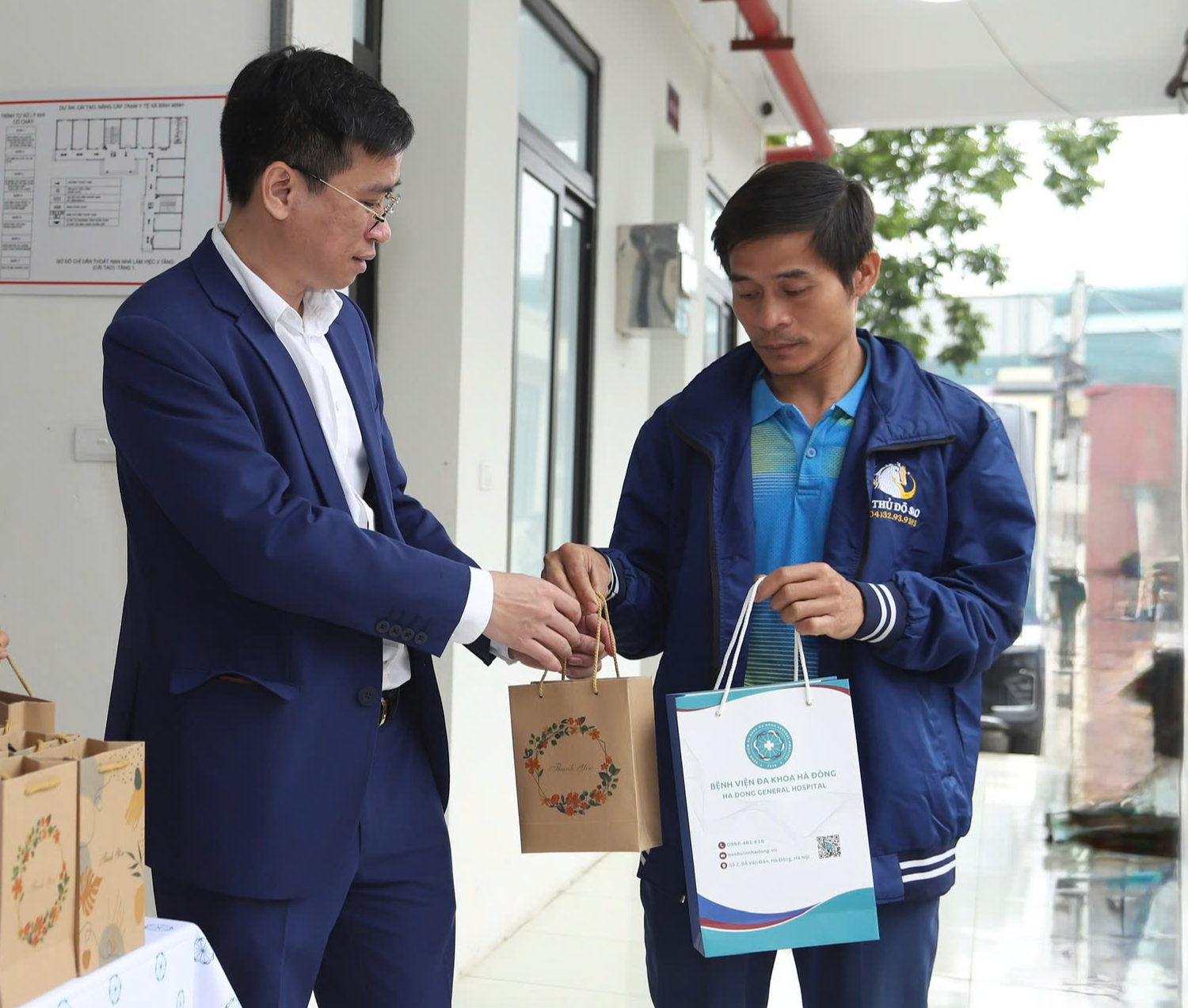 Đưa Nghị quyết 72 vào cuộc sống: Trạm y tế gần dân phát huy vai trò 'gác cổng'- Ảnh 4.