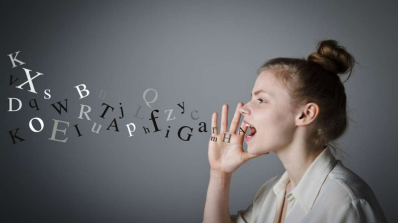 Giọng nói run rẩy, đứt quãng, khàn tiếng… coi chừng rối loạn giọng nói- Ảnh 1.