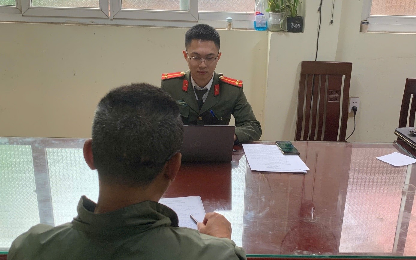 Công an Tuyên Quang khuyến cáo '3 không' để tránh tiếp tay nội dung xấu độc trên mạng xã hội- Ảnh 4. Công an Tuyên Quang khuyến cáo '3 không' để tránh tiếp tay nội dung xấu độc trên mạng xã hội- Ảnh 4.