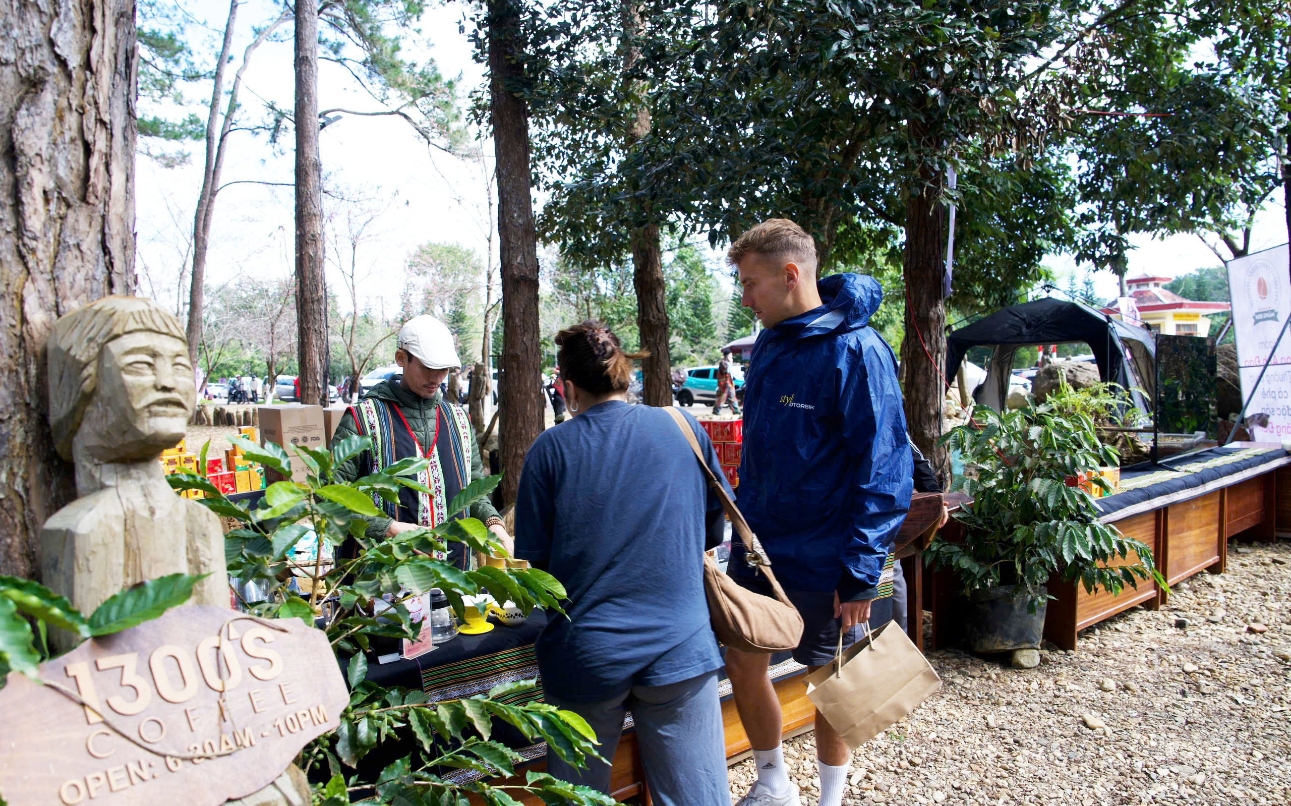 Mãn nhãn với sắc hoa anh đào đang nở rộ ở Măng Đen - Ảnh 4.