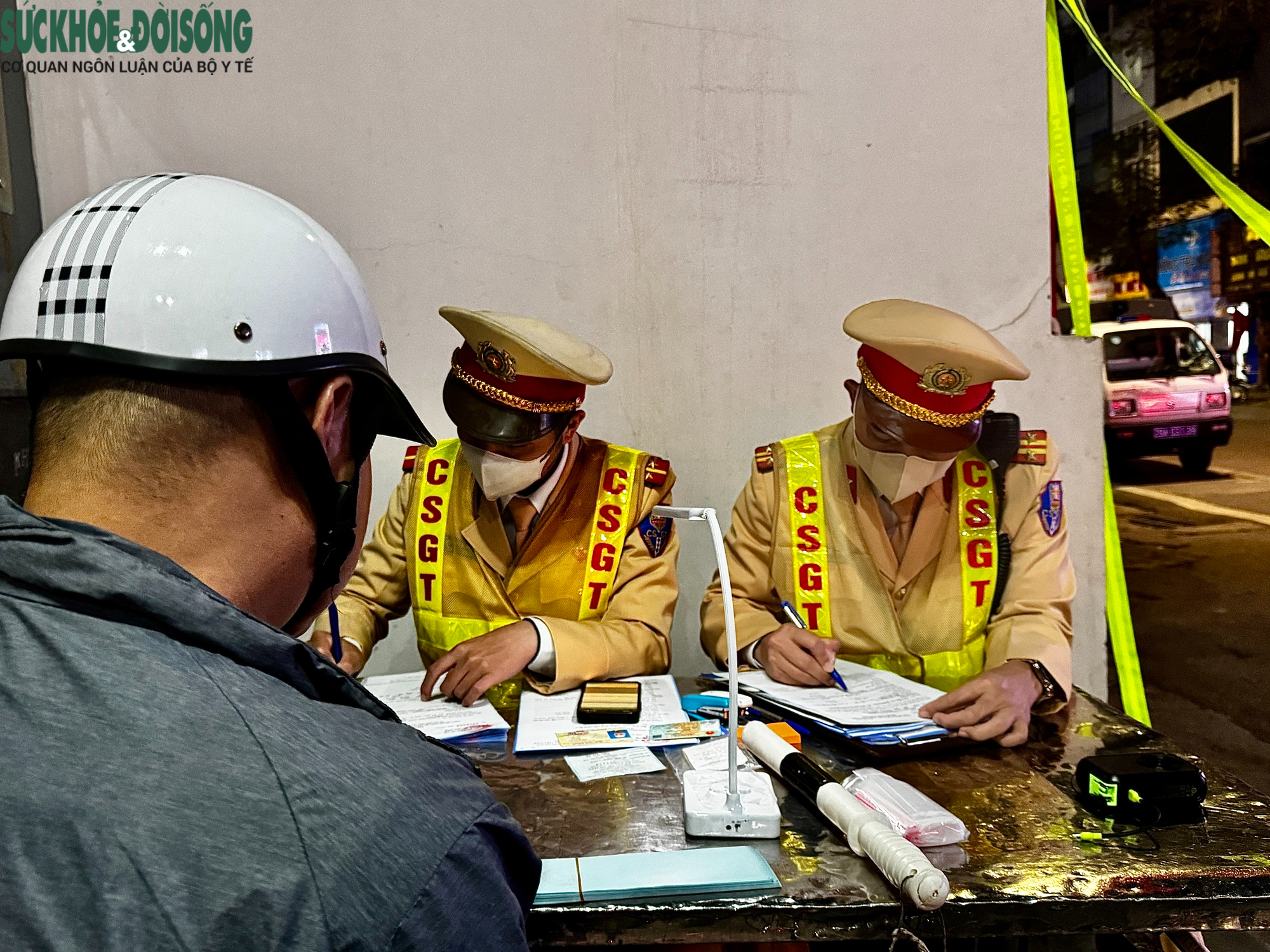 Tăng cường kiểm tra nồng độ cồn phòng ngừa hành vi gây mất an ninh, trật tự trong thời gian diễn ra Đại hội Đảng- Ảnh 3.