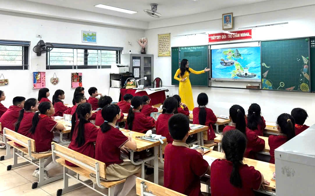 Thẩm quyền tuyển dụng nhà giáo thay đổi ra sao?- Ảnh 2. Đề xuất chính sách lương mới cho nhà giáo với nhiều hệ số đặc thù theo lĩnh vực