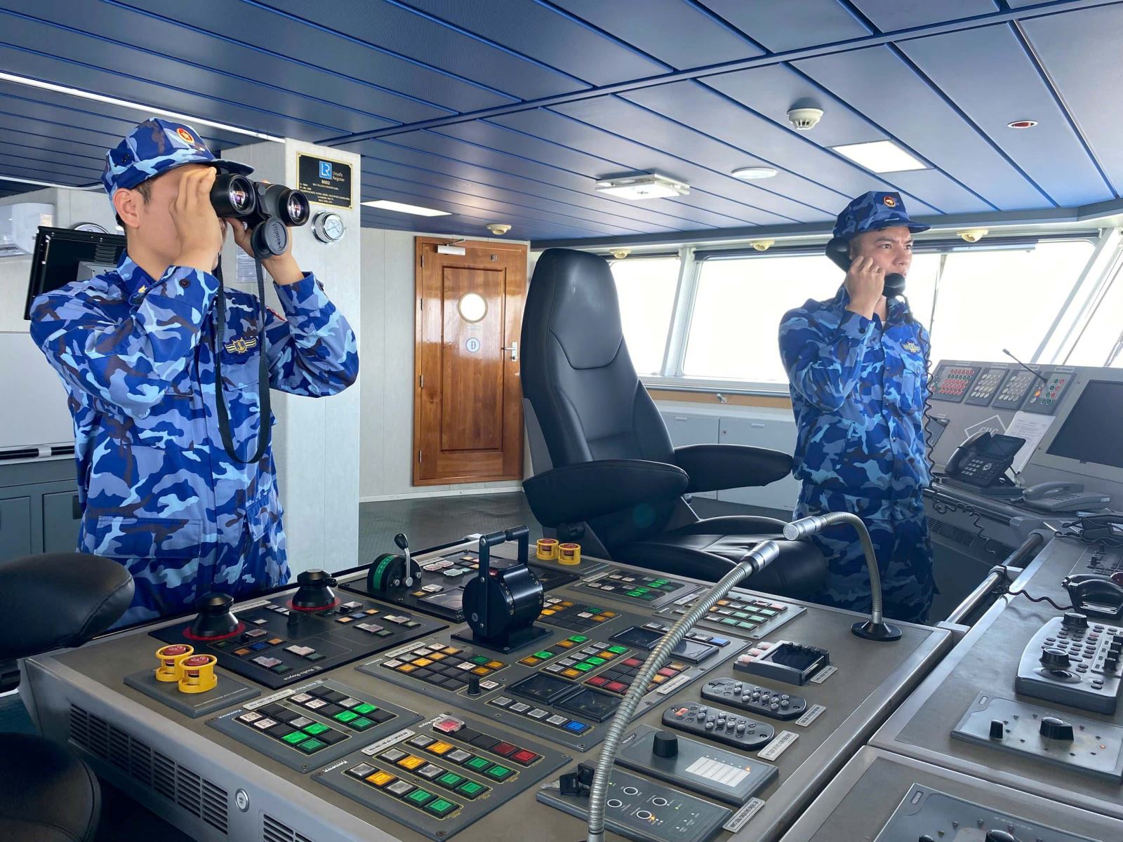 Những người lính biển nơi đầu sóng tin tưởng vào quyết sách đúng đắn của Đảng- Ảnh 1. Những người lính biển nơi đầu sóng tin tưởng vào quyết sách đúng đắn của Đảng- Ảnh 1.