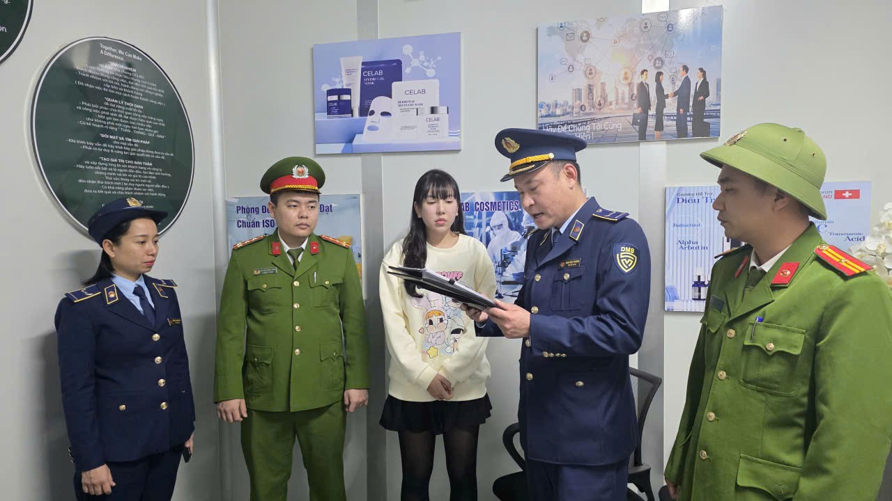 45.000 sản phẩm thuốc nhuộm tóc giả được phân phối như thế nào?- Ảnh 1.