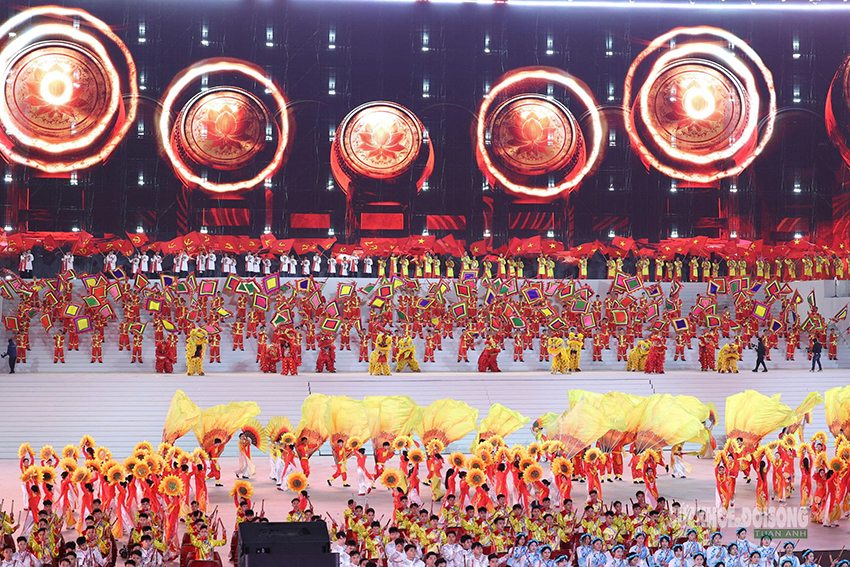 Sẵn sàng cho đêm nghệ thuật ‘Dưới lá cờ vẻ vang của Đảng’- Ảnh 9.