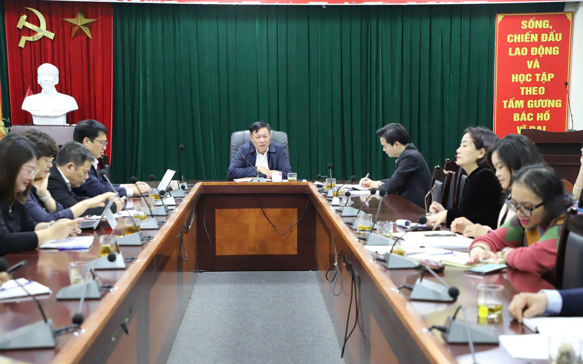 Đẩy nhanh hoàn thiện hồ sơ dự án Luật An toàn thực phẩm (sửa đổi) và các văn bản liên quan