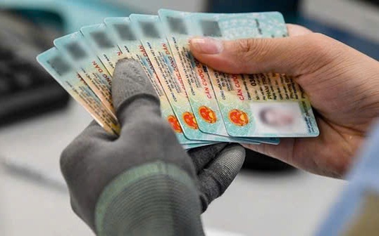 Bỏ thu thập thông tin sinh trắc học về ADN, giọng nói khi làm căn cước- Ảnh 1. Đổi căn cước công dân nhưng không nộp lại thẻ cũ có bị phạt tiền?