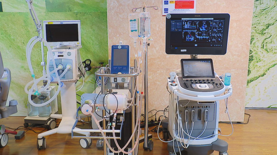 Phòng cấp cứu y tế với nhiều trang thiết bị hiện đại phục vụ tại khu vực Đại hội XIV- Ảnh 6.