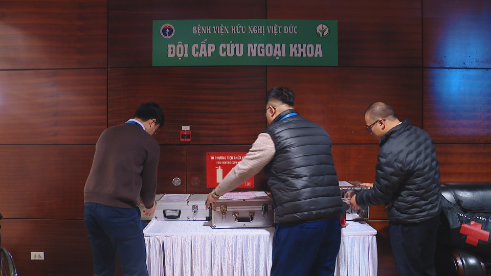 Phòng cấp cứu y tế với nhiều trang thiết bị hiện đại phục vụ tại khu vực Đại hội XIV- Ảnh 8.