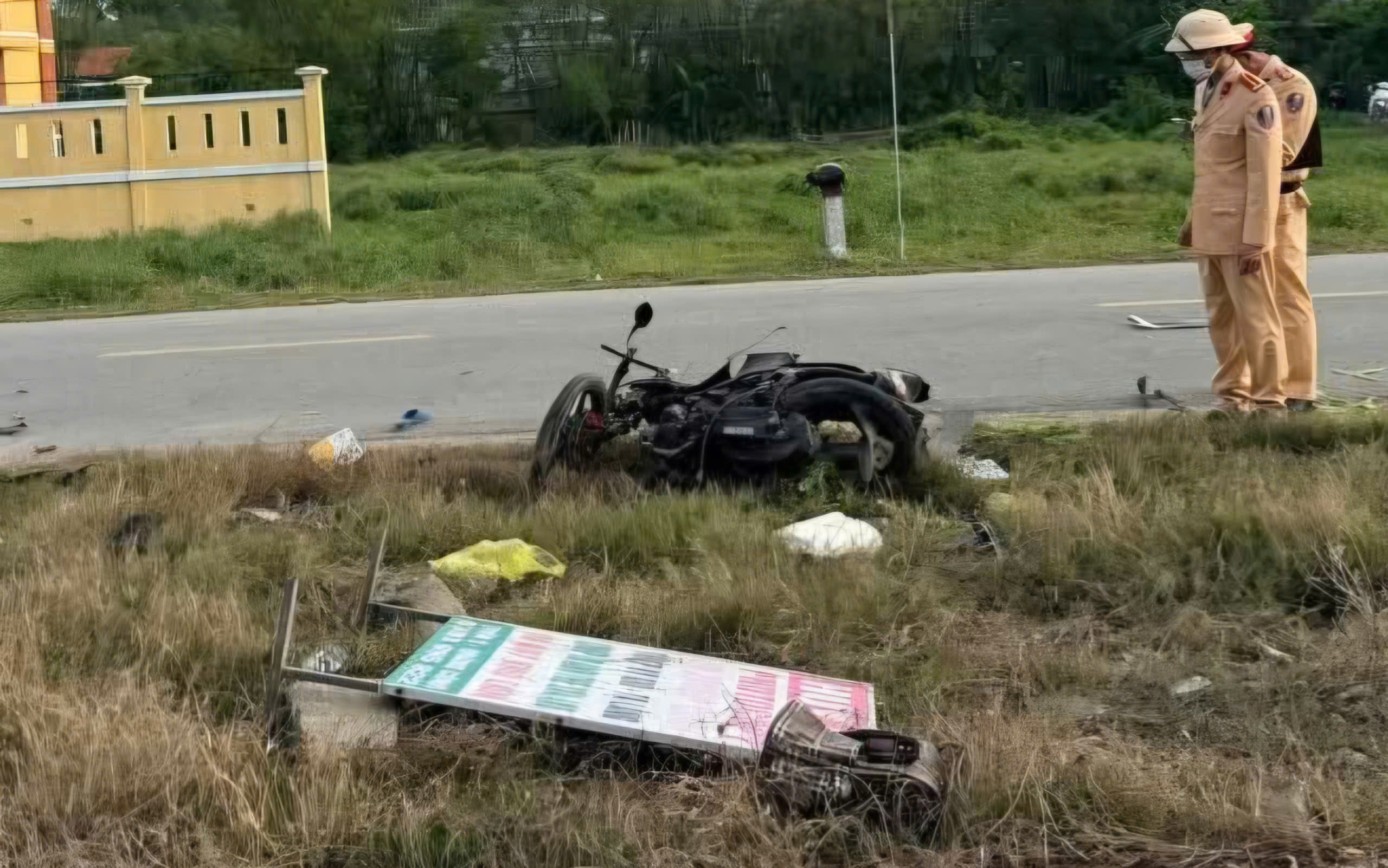 Kết quả kiểm tra nồng độ cồn tài xế xe tải vụ tai nạn làm 4 người thương vong ở Huế- Ảnh 1. Kết quả kiểm tra nồng độ cồn tài xế xe tải vụ tai nạn làm 4 người thương vong ở Huế- Ảnh 1.