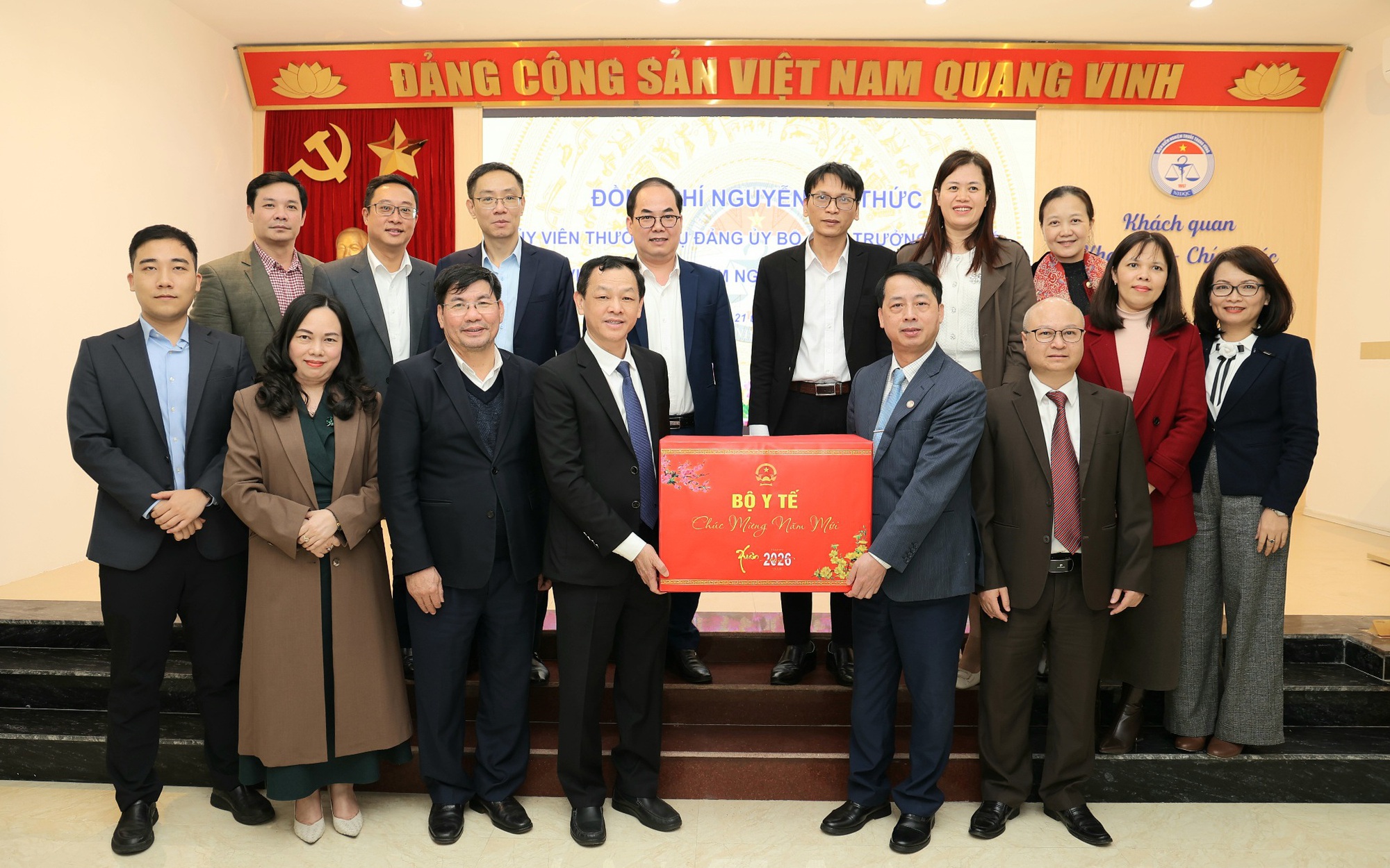 Bộ trưởng Đào Hồng Lan trao Quyết định bổ nhiệm lại Viện trưởng Viện Kiểm nghiệm thuốc Trung ương- Ảnh 5.