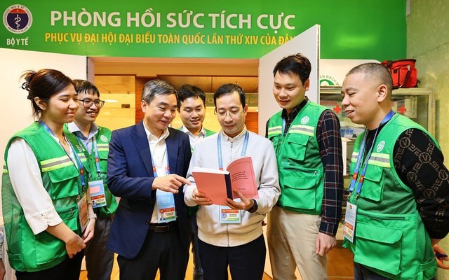 Phòng cấp cứu y tế với nhiều trang thiết bị hiện đại phục vụ tại khu vực Đại hội XIV- Ảnh 12.