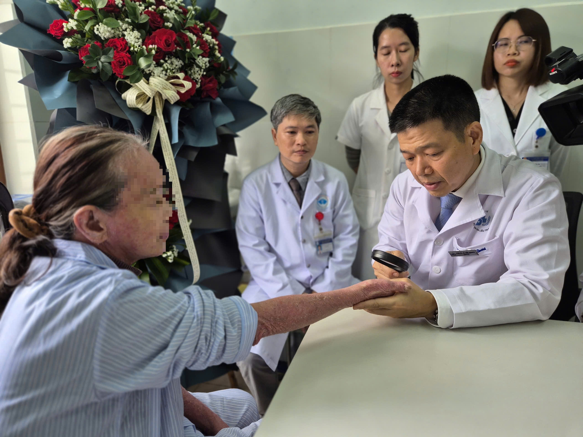 Phòng khám chuyên đề da liễu đưa y tế chất lượng cao về gần dân- Ảnh 2. Phòng khám chuyên đề da liễu đưa y tế chất lượng cao về gần dân- Ảnh 2.