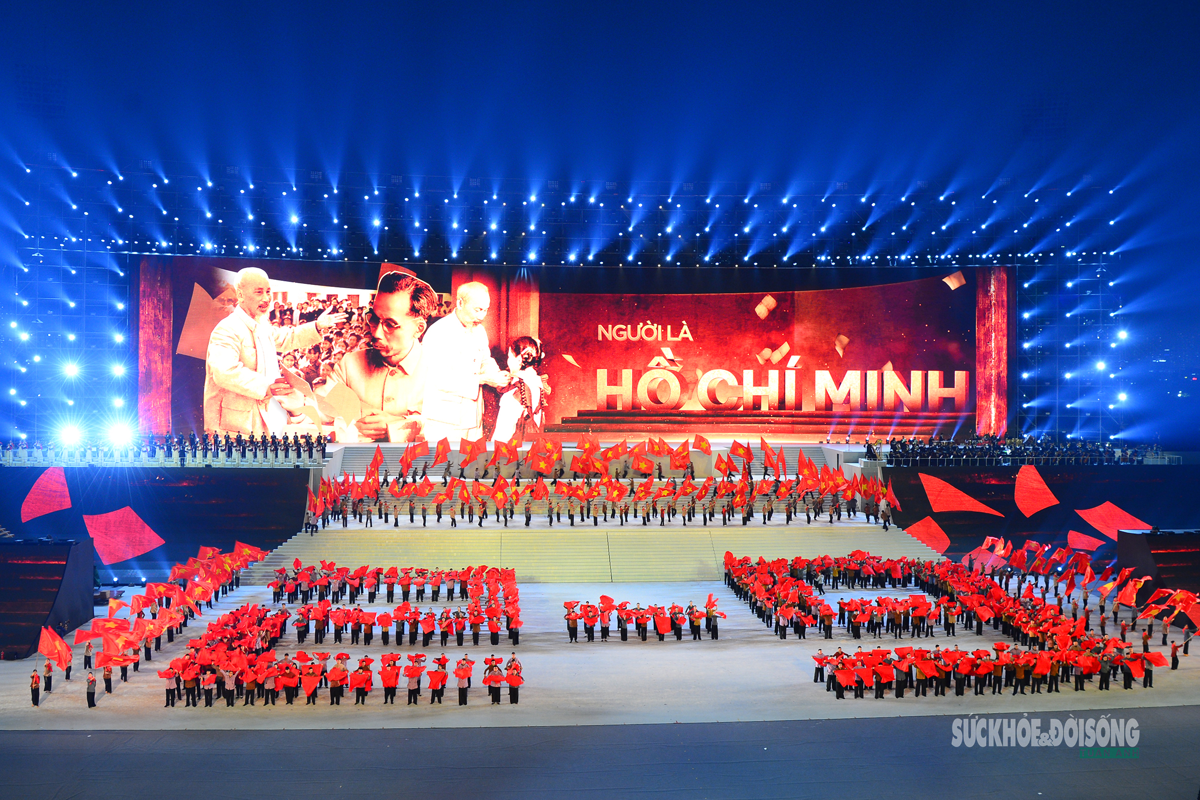 Chương trình nghệ thuật đặc biệt 'Dưới lá cờ vẻ vang của Đảng' mừng Đại hội XIV- Ảnh 4. Chương trình nghệ thuật đặc biệt 'Dưới lá cờ vẻ vang của Đảng' mừng Đại hội XIV- Ảnh 4.