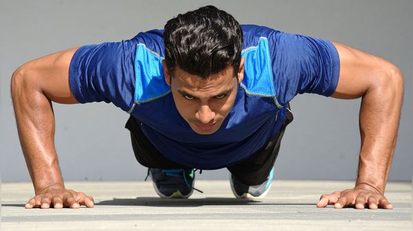 6 bài tập trong nhà tốt nhất giúp tăng cường cơ bắp, không cần phòng gym- Ảnh 2.