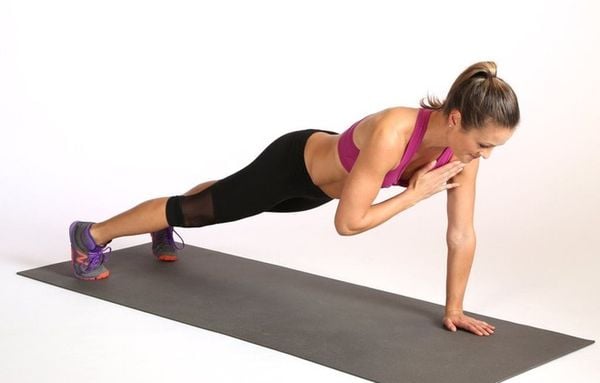 6 bài tập trong nhà tốt nhất giúp tăng cường cơ bắp, không cần phòng gym- Ảnh 5.